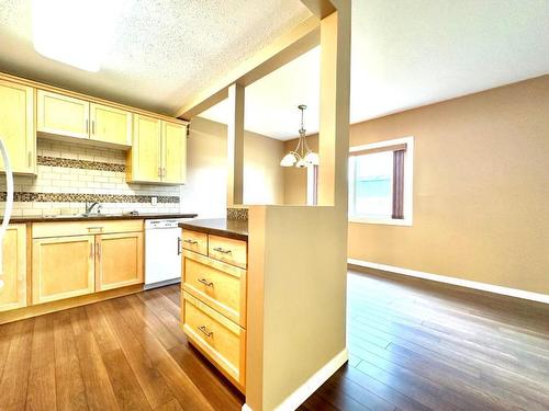 106-284 Yorkton Avenue, Penticton, BC - Indoor Photo Showing Kitchen