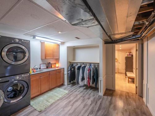 300 Jones Way Road, Oliver, BC - Indoor Photo Showing Laundry Room