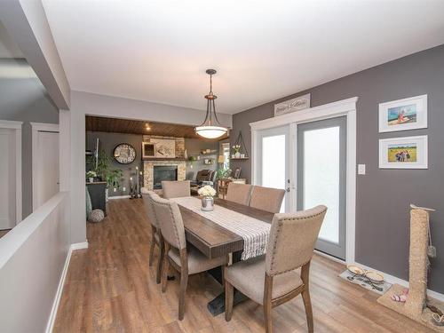 1405 39 B Avenue, Vernon, BC - Indoor Photo Showing Dining Room