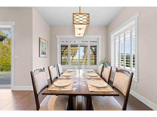 841 Harbourfront Drive, Salmon Arm, BC - Indoor Photo Showing Dining Room