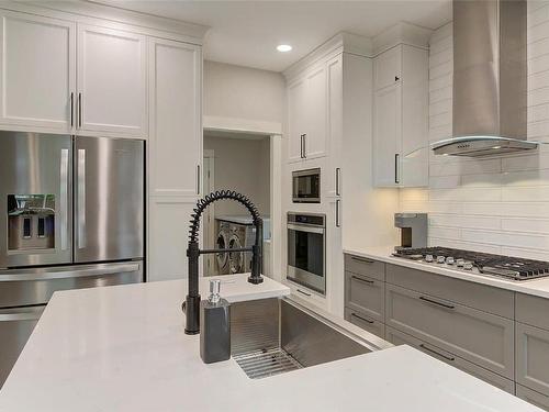 2020 Elkridge Drive, West Kelowna, BC - Indoor Photo Showing Kitchen With Upgraded Kitchen