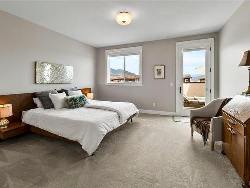 1825 Viewpoint Drive, West Kelowna, BC - Indoor Photo Showing Bedroom