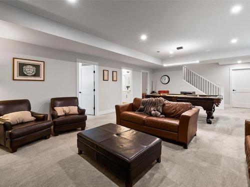 1825 Viewpoint Drive, West Kelowna, BC - Indoor Photo Showing Living Room