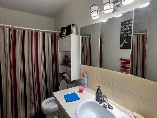 3503 35 Street, Vernon, BC - Indoor Photo Showing Bathroom
