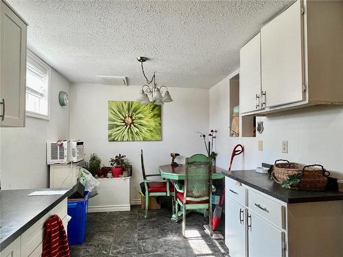 3503 35 Street, Vernon, BC - Indoor Photo Showing Kitchen