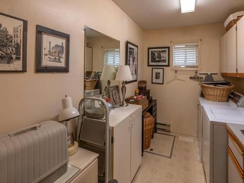 15-3096 South Main Street, Penticton, BC - Indoor Photo Showing Laundry Room