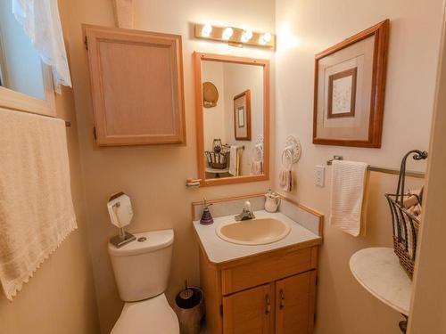 15-3096 South Main Street, Penticton, BC - Indoor Photo Showing Bathroom