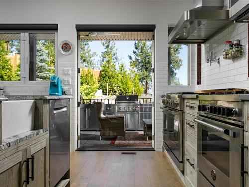 21-1150 Mission Ridge Road, Kelowna, BC - Indoor Photo Showing Kitchen