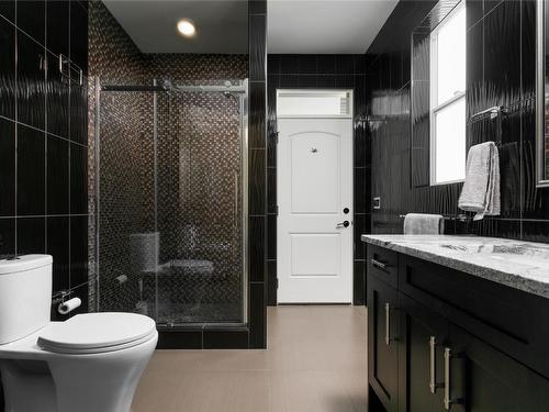 21-1150 Mission Ridge Road, Kelowna, BC - Indoor Photo Showing Bathroom