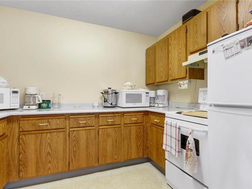 10-4311 20 Street, Vernon, BC - Indoor Photo Showing Kitchen