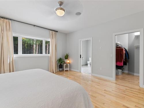 9-6500 15 Avenue, Salmon Arm, BC - Indoor Photo Showing Bedroom