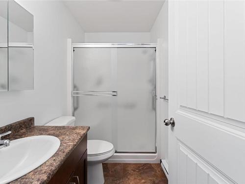 9-6500 15 Avenue, Salmon Arm, BC - Indoor Photo Showing Bathroom