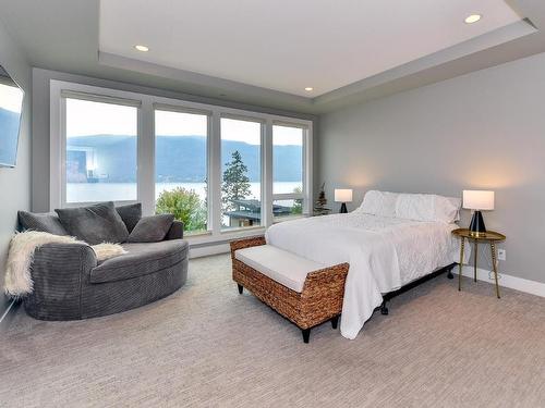 1674 Travertine Drive, Lake Country, BC - Indoor Photo Showing Bedroom