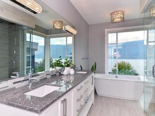 1674 Travertine Drive, Lake Country, BC - Indoor Photo Showing Bathroom