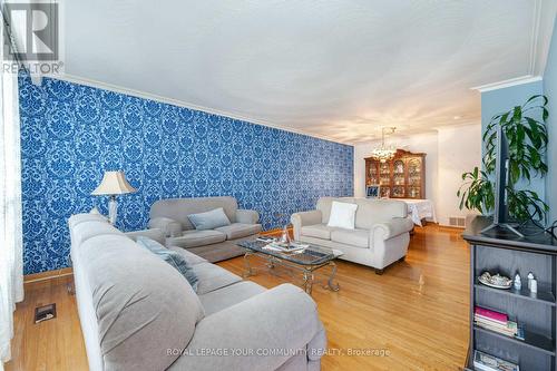 65 Plunkett Rd, Toronto, ON - Indoor Photo Showing Living Room