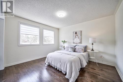 1237 Old Colony Rd, Oakville, ON - Indoor Photo Showing Bedroom
