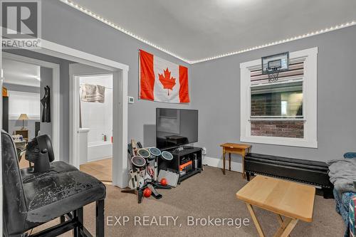129 Whitney Ave, Hamilton, ON - Indoor Photo Showing Other Room