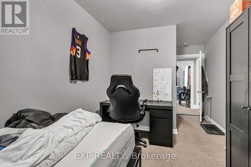 129 Whitney Ave, Hamilton, ON - Indoor Photo Showing Bedroom
