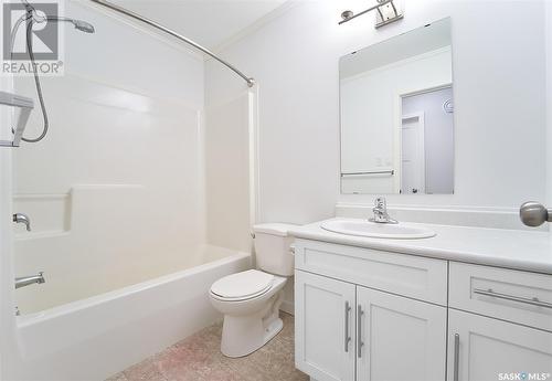 249 322 Lewin Way, Saskatoon, SK - Indoor Photo Showing Bathroom