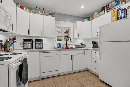 129 Whitney Avenue, Hamilton, ON - Indoor Photo Showing Kitchen