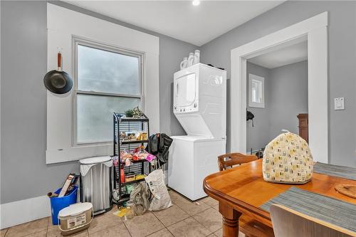 129 Whitney Avenue, Hamilton, ON - Indoor Photo Showing Laundry Room
