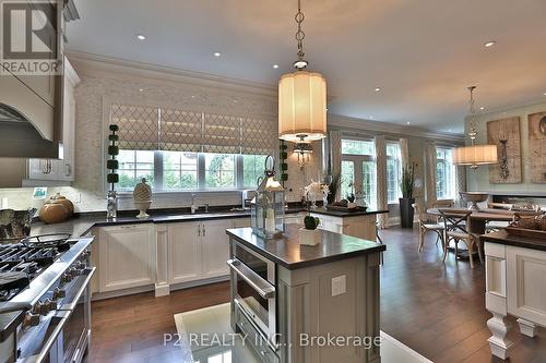 8 Thornhill Avenue, Vaughan, ON - Indoor Photo Showing Kitchen