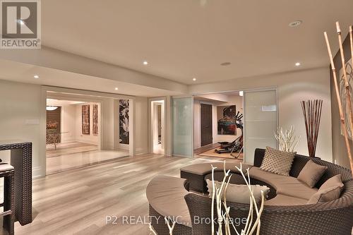 8 Thornhill Ave, Vaughan, ON - Indoor