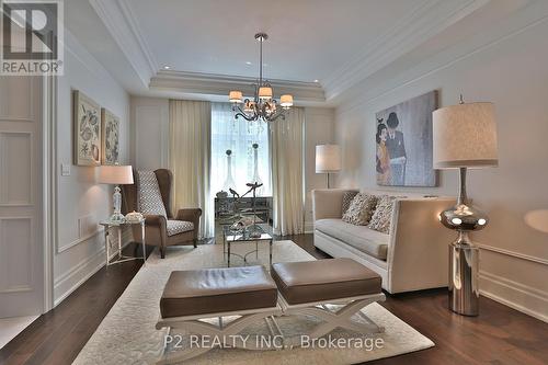 8 Thornhill Ave, Vaughan, ON - Indoor Photo Showing Living Room