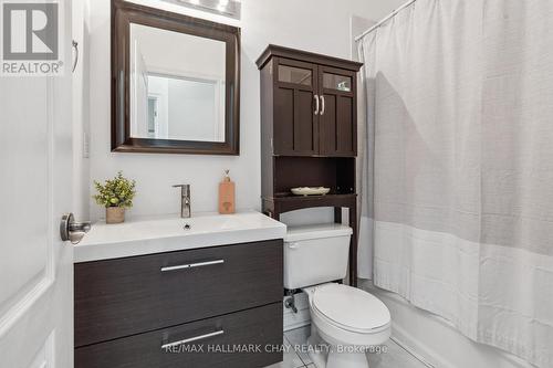 39 Admiral Road, Wasaga Beach, ON - Indoor Photo Showing Bathroom