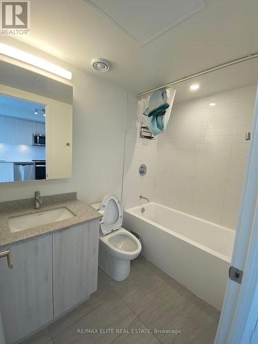 620E - 8868 Yonge Street, Richmond Hill, ON - Indoor Photo Showing Bathroom