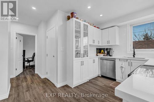 9 Mulock Avenue, Hamilton, ON - Indoor Photo Showing Kitchen