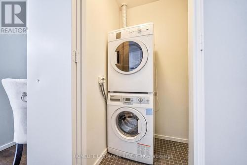 #220 -5 St Joseph St, Toronto, ON - Indoor Photo Showing Laundry Room