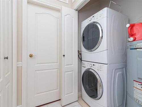 20-4305 Maltwood Lane, Saanich, BC - Indoor Photo Showing Laundry Room
