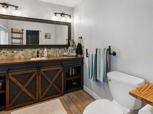 1793 Wellman Rd, Shawnigan Lake, BC - Indoor Photo Showing Bathroom