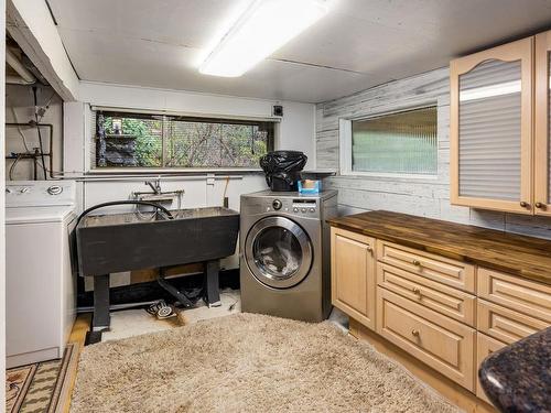 1793 Wellman Rd, Shawnigan Lake, BC - Indoor Photo Showing Laundry Room