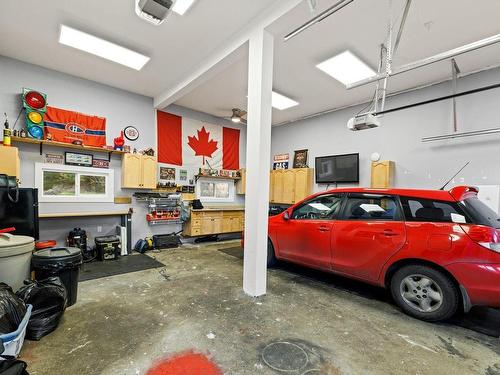 1793 Wellman Rd, Shawnigan Lake, BC - Indoor Photo Showing Garage