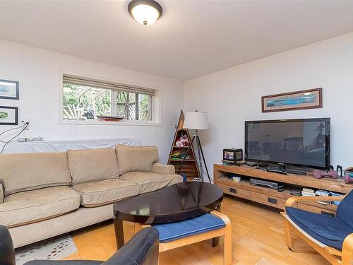 1193 Waterlily Lane, Langford, BC - Indoor Photo Showing Living Room