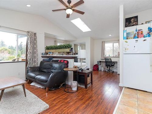 1193 Waterlily Lane, Langford, BC - Indoor Photo Showing Living Room