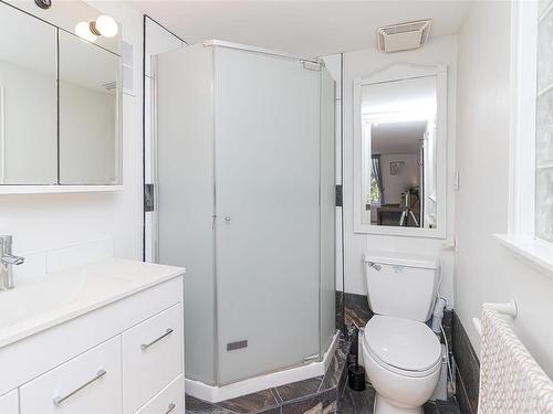 1193 Waterlily Lane, Langford, BC - Indoor Photo Showing Bathroom