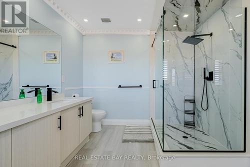 147 Yacht Drive E, Clarington, ON - Indoor Photo Showing Bathroom