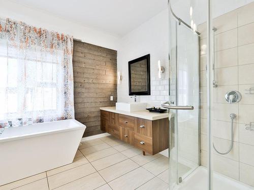 Salle de bains - 9075 Rue François-Xavier-Desèves, Mirabel, QC - Indoor Photo Showing Bathroom