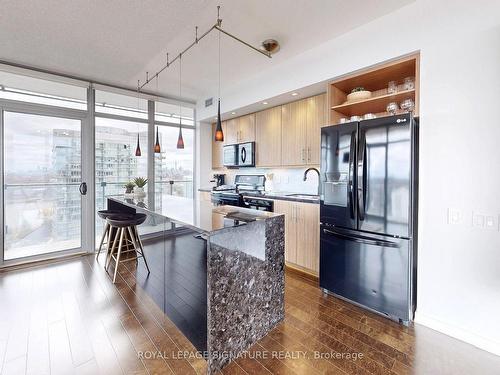 2312-103 The Queensway, Toronto, ON - Indoor Photo Showing Kitchen With Upgraded Kitchen