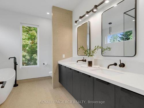 35 Second St, Orangeville, ON - Indoor Photo Showing Bathroom