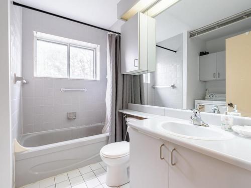 Salle de bains - 301-8900 Boul. Rivard, Brossard, QC - Indoor Photo Showing Bathroom