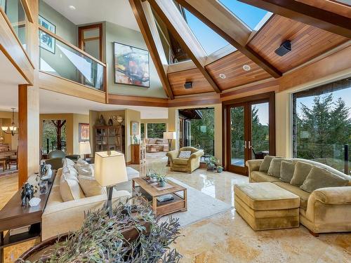 4948 Nagle Rd, Sooke, BC - Indoor Photo Showing Living Room