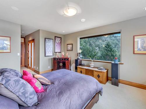 4948 Nagle Rd, Sooke, BC - Indoor Photo Showing Bedroom