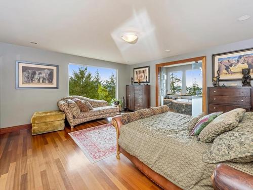 4948 Nagle Rd, Sooke, BC - Indoor Photo Showing Bedroom