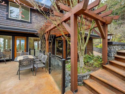 4948 Nagle Rd, Sooke, BC - Outdoor With Deck Patio Veranda