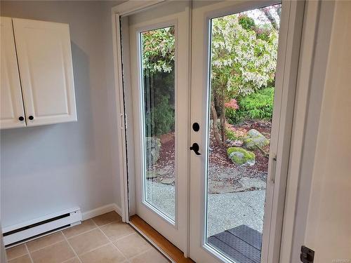 3700 Arbutus Dr North, Cobble Hill, BC - Indoor Photo Showing Other Room