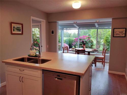 3700 Arbutus Dr North, Cobble Hill, BC - Indoor Photo Showing Kitchen With Double Sink